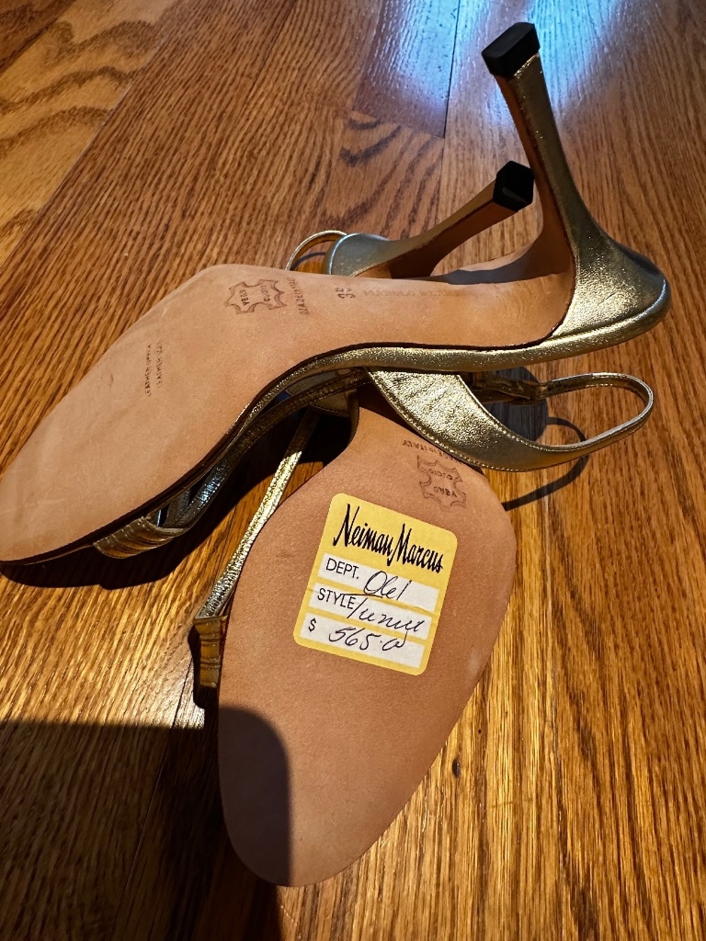 NWT Manolo Blahnik Tunica Napa Leather Heel in Gold - Picture 4 of 6